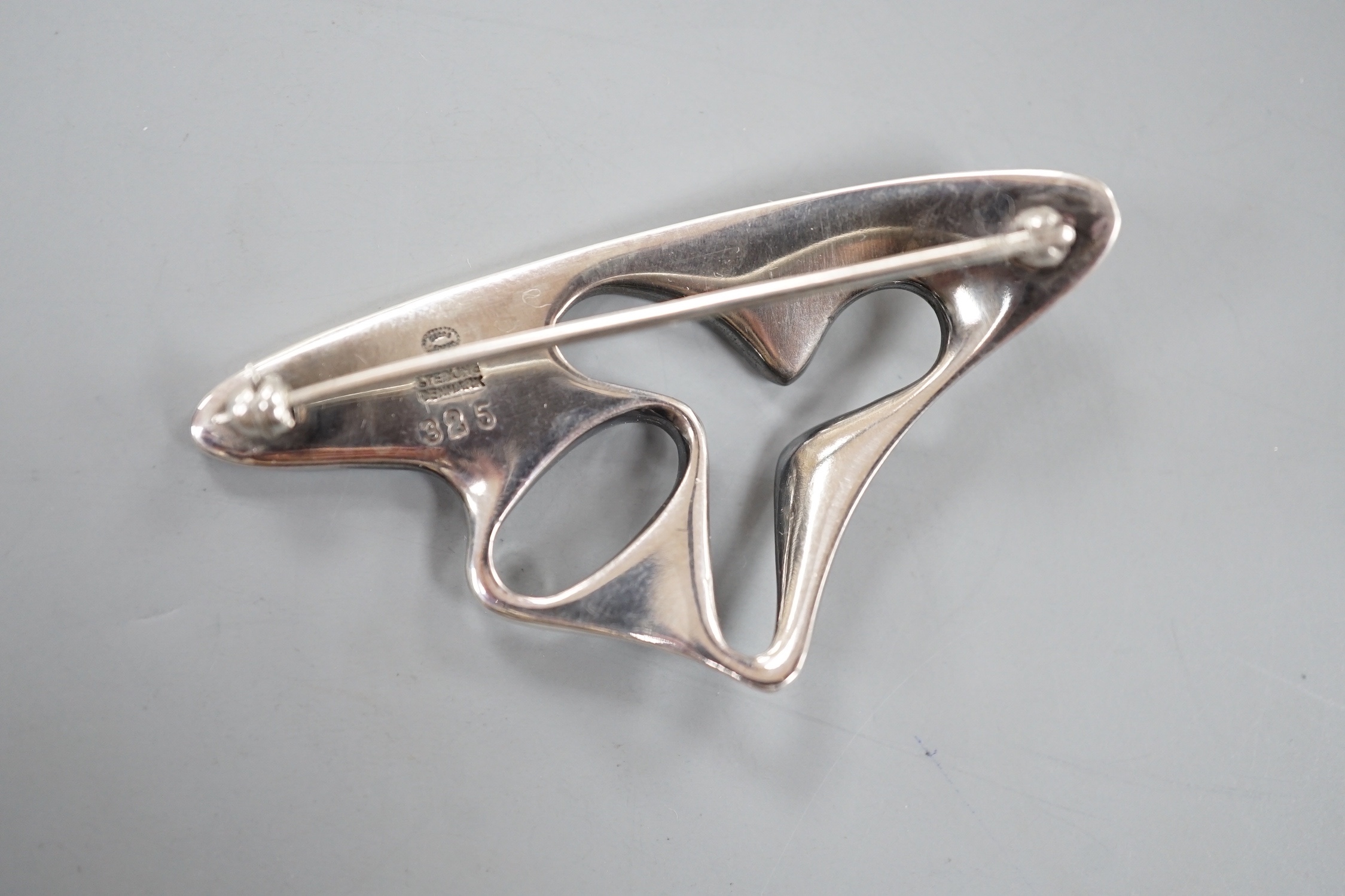 A Georg Jensen sterling amoeba brooch, no. 325, 54mm.